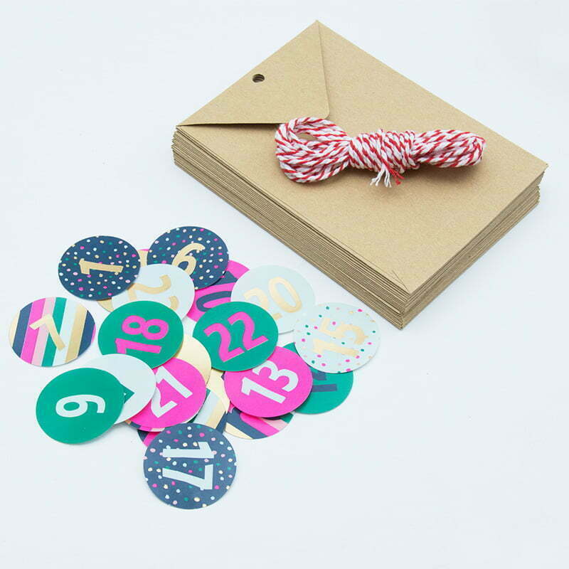 GARLAND W/COUNTDOWN ENVELOPES
