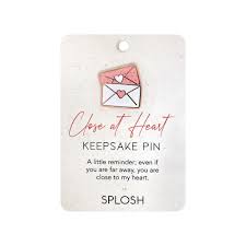PIN KEEPSAKE CLOSE AT HEART