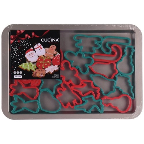 XMAS BAKING TRAY W/COOKIE CUTTERS