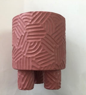 PLANTER W/LEGS PINK MED