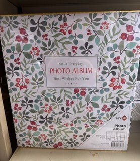 PHOTO ALBUM W/CASE FLORAL HOLDS 300