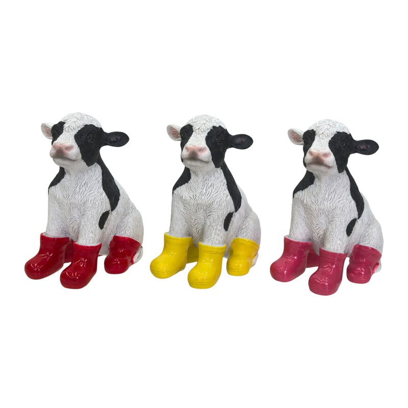 COW SITTING W/BOOTS 14CM